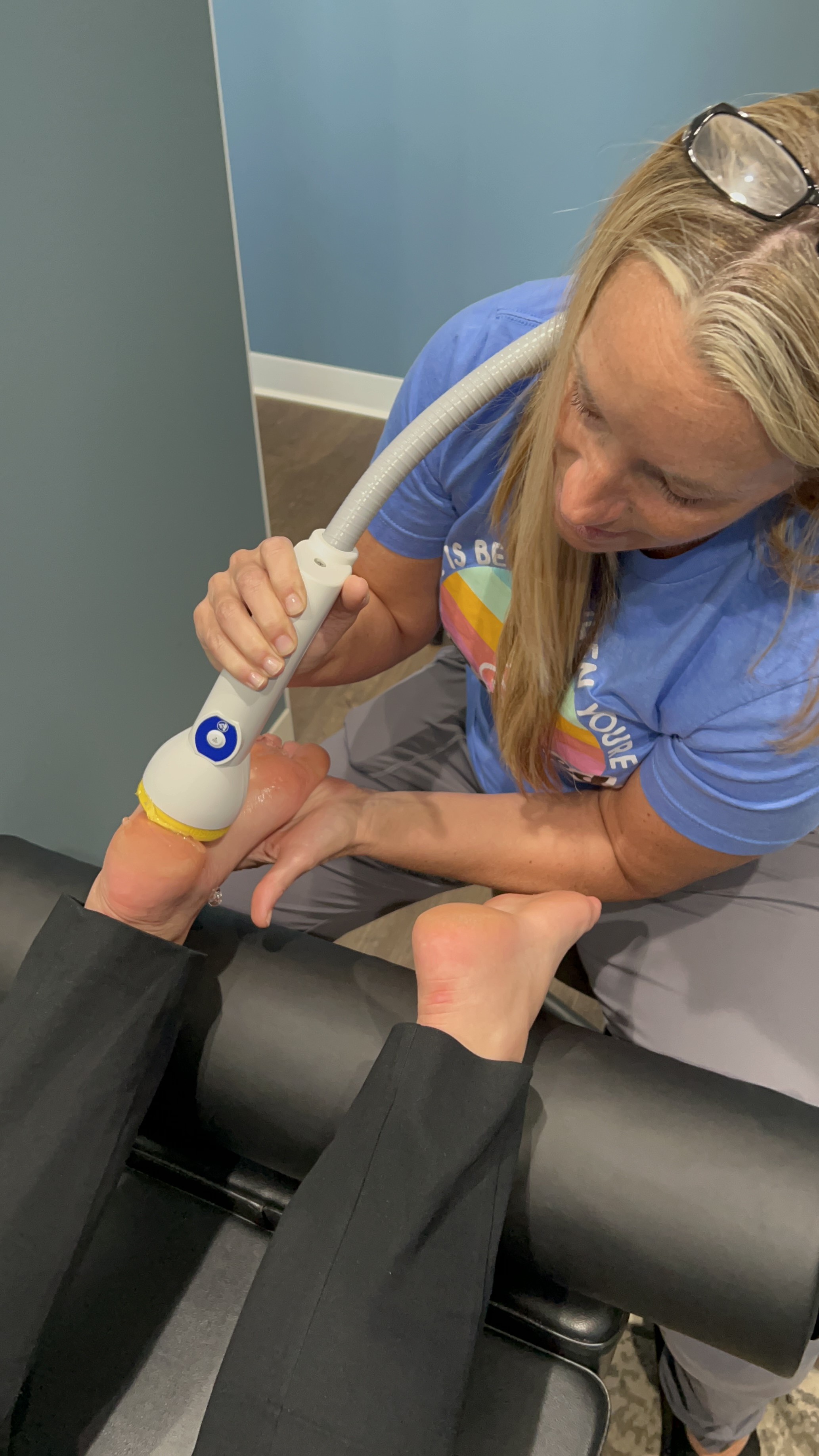 Lori's Success Story with Plantar Fasciitis and Morton's Neuroma Treatment: How SoftWave Therapy Helped!
